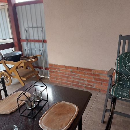 Akacvirag Airport Vendeghaz Apartment Debreţin Exterior foto