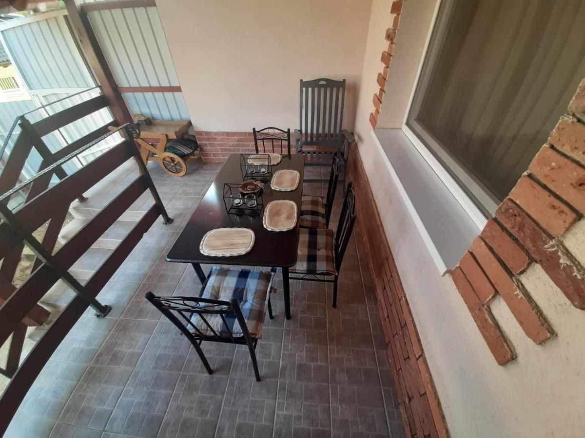Akacvirag Airport Vendeghaz Apartment Debreţin Exterior foto