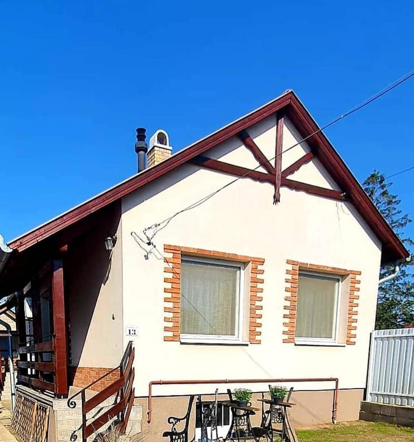 Akacvirag Airport Vendeghaz Apartment Debreţin Exterior foto