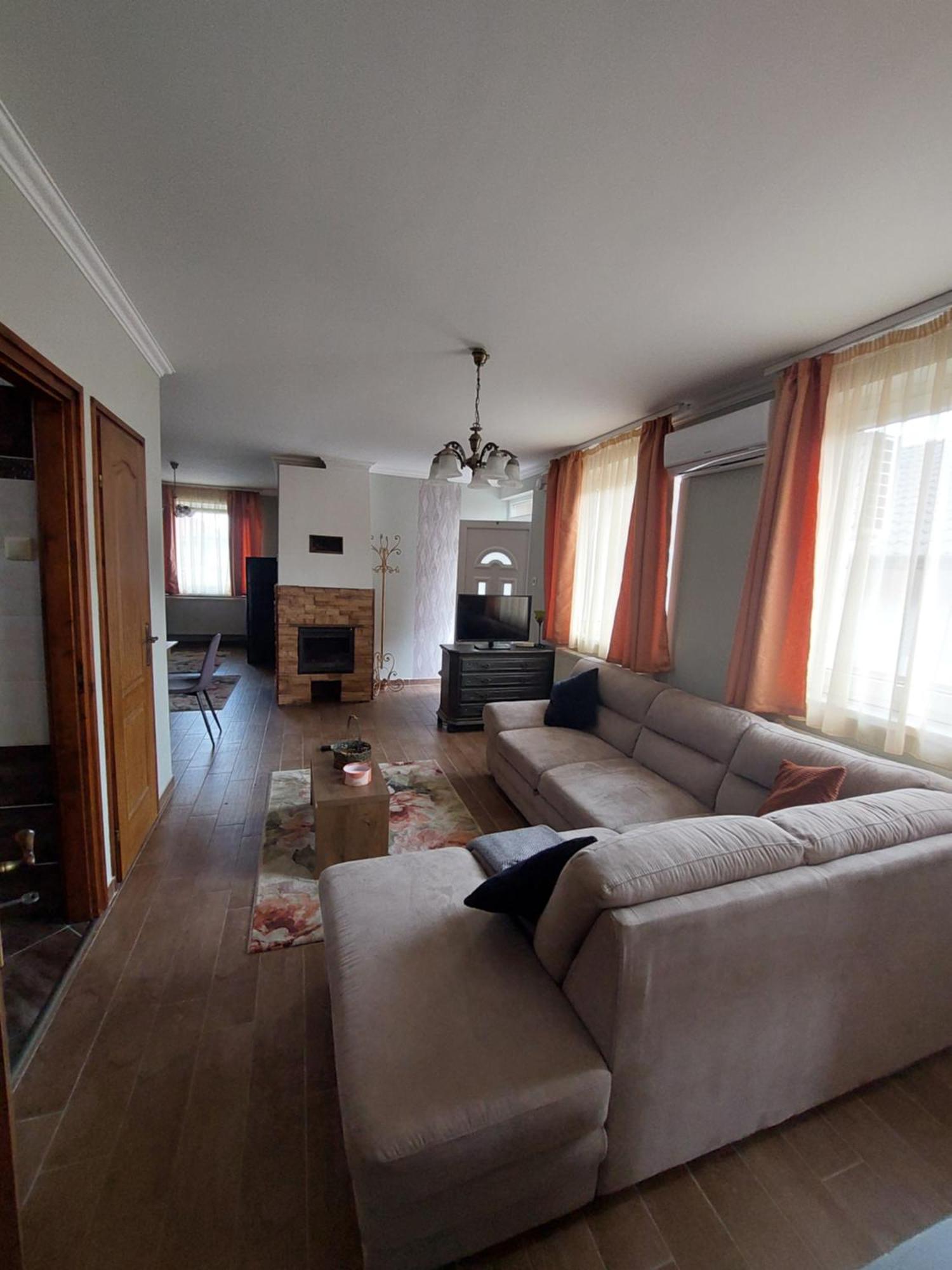 Akacvirag Airport Vendeghaz Apartment Debreţin Exterior foto