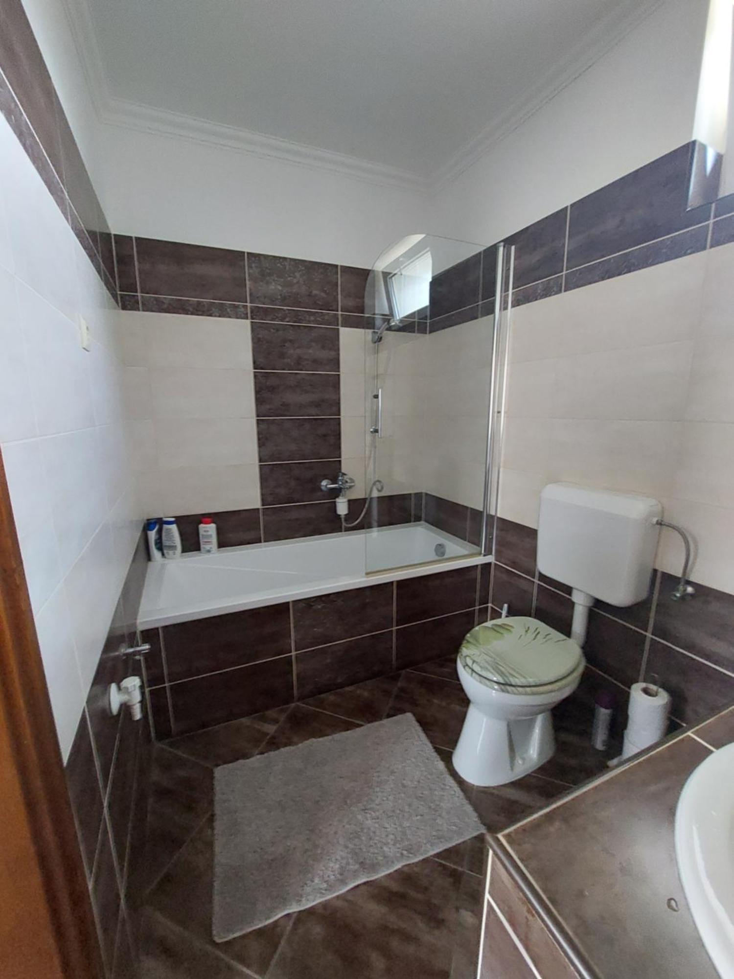 Akacvirag Airport Vendeghaz Apartment Debreţin Exterior foto