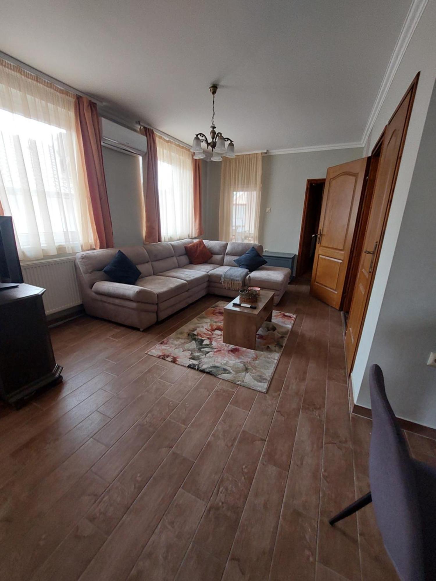 Akacvirag Airport Vendeghaz Apartment Debreţin Exterior foto