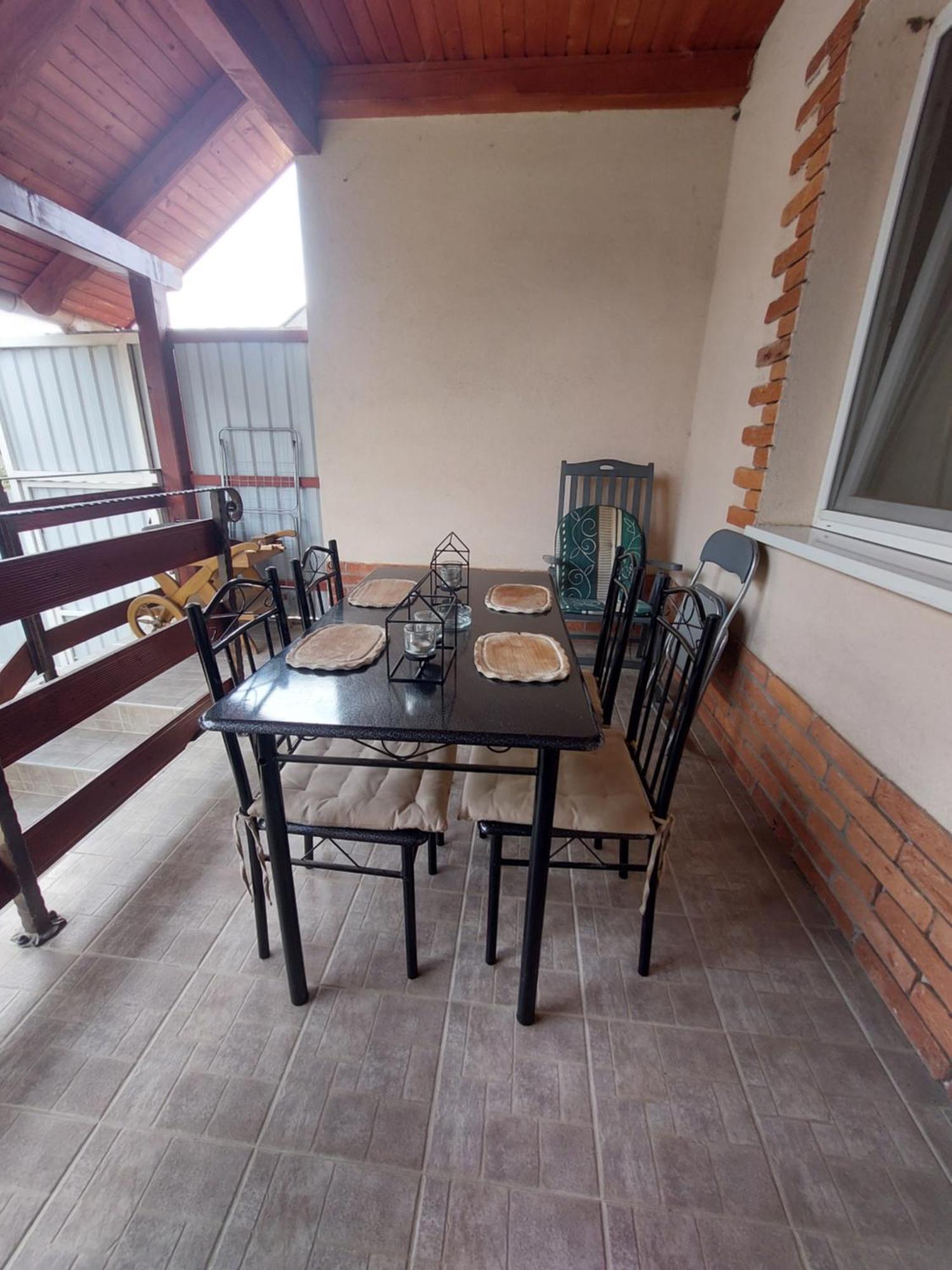 Akacvirag Airport Vendeghaz Apartment Debreţin Exterior foto